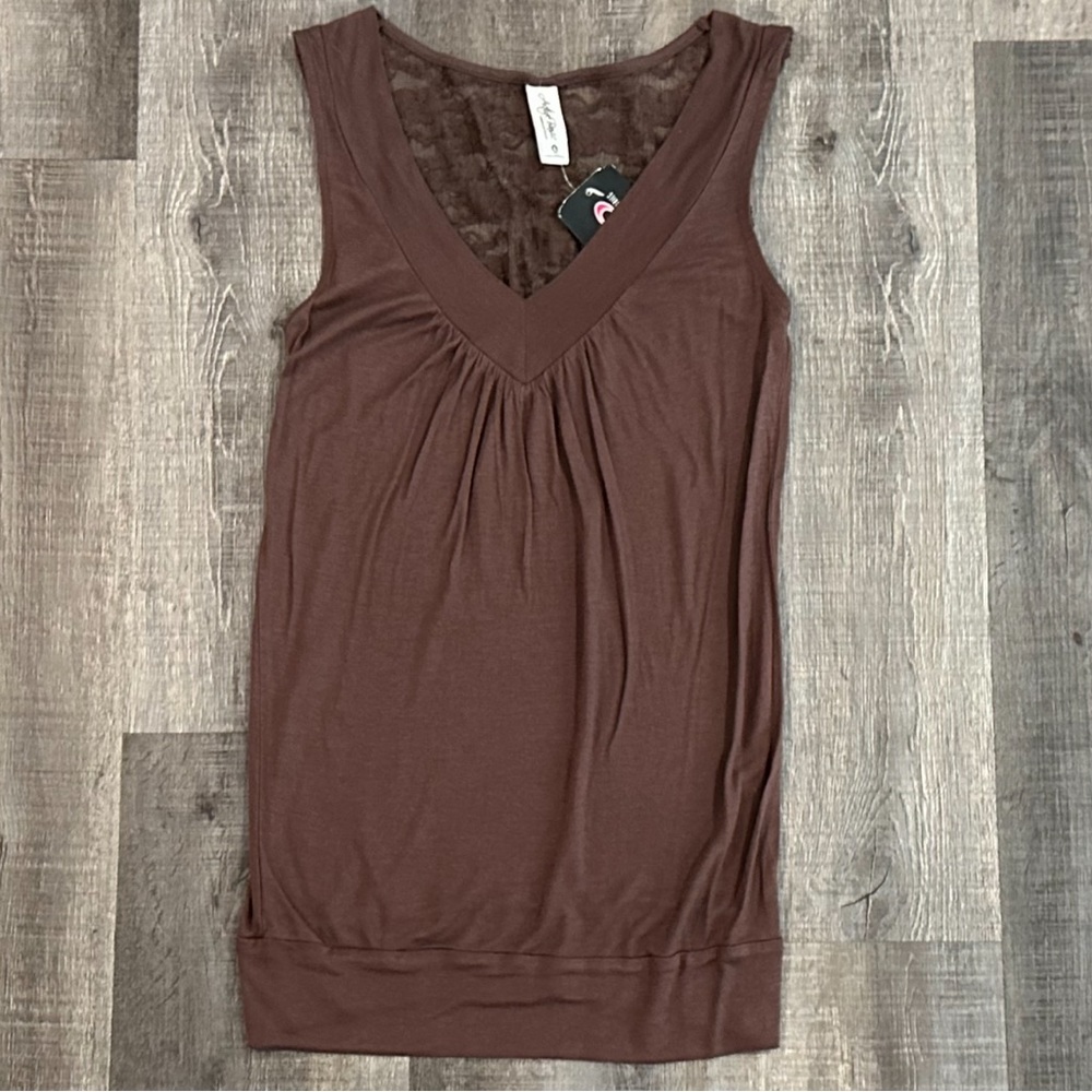 New Junior’s Large Brown Sleeveless V-Neck Lace Back Blouse